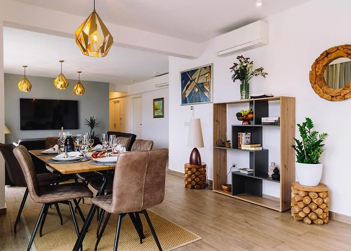 Gold Apartment